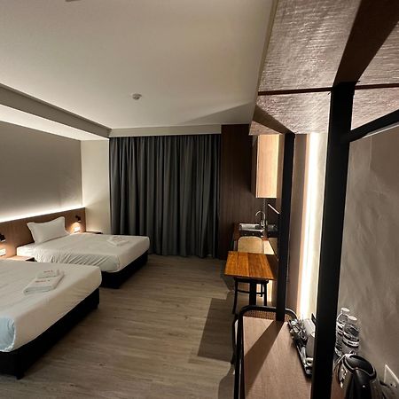 Roxy Hotel Aiman كوشنج المظهر الخارجي الصورة