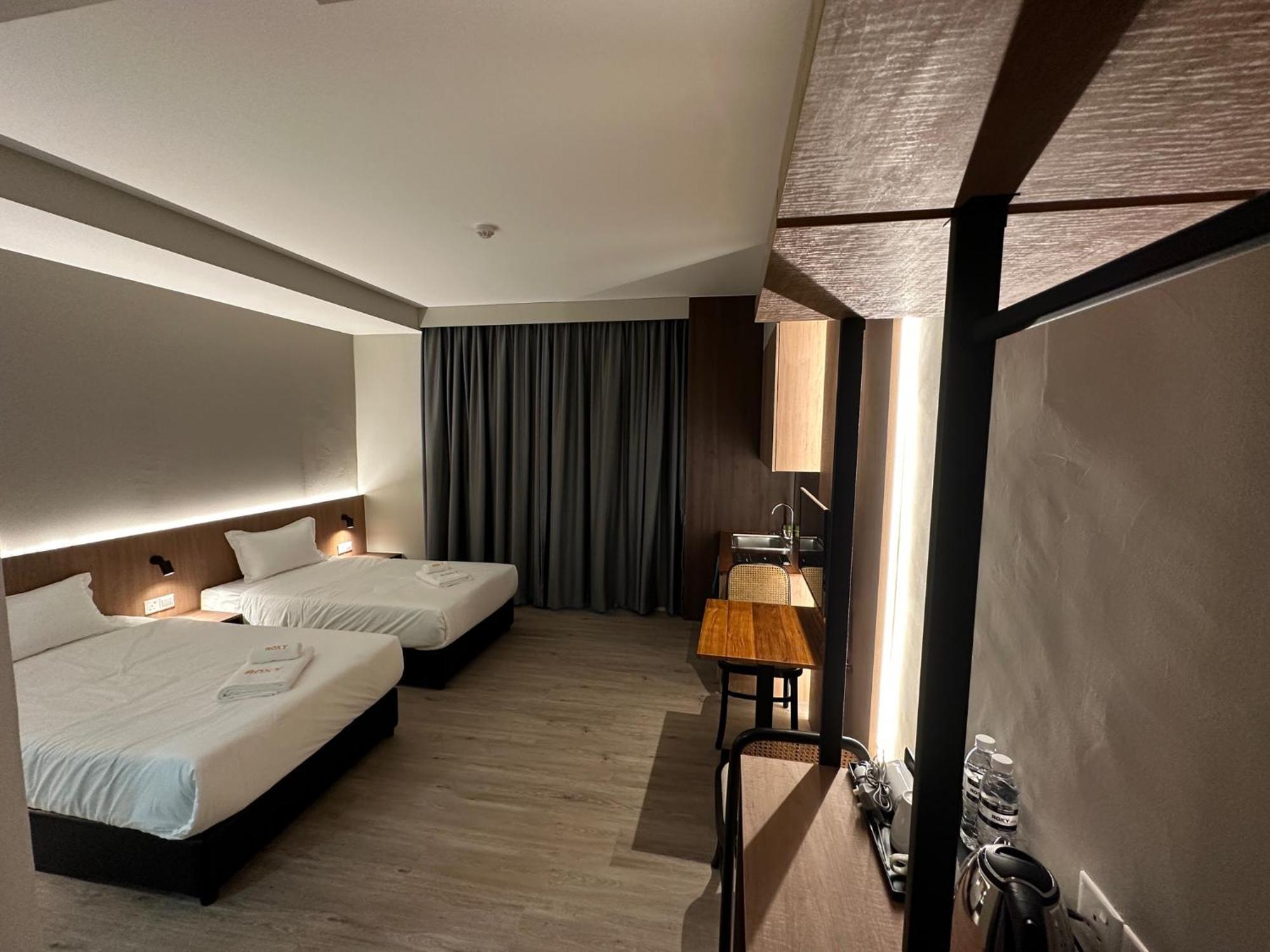 Roxy Hotel Aiman كوشنج المظهر الخارجي الصورة