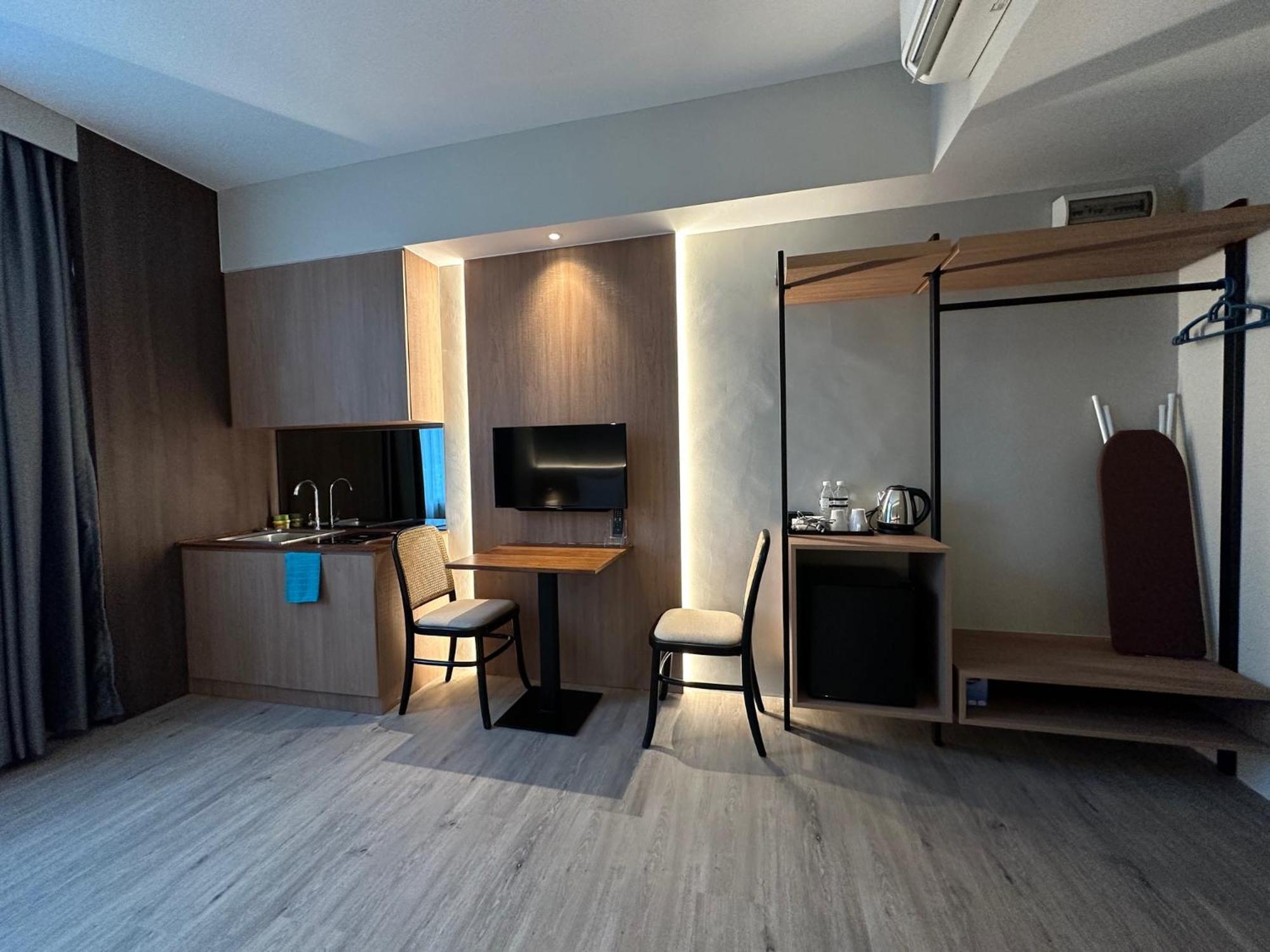 Roxy Hotel Aiman كوشنج المظهر الخارجي الصورة