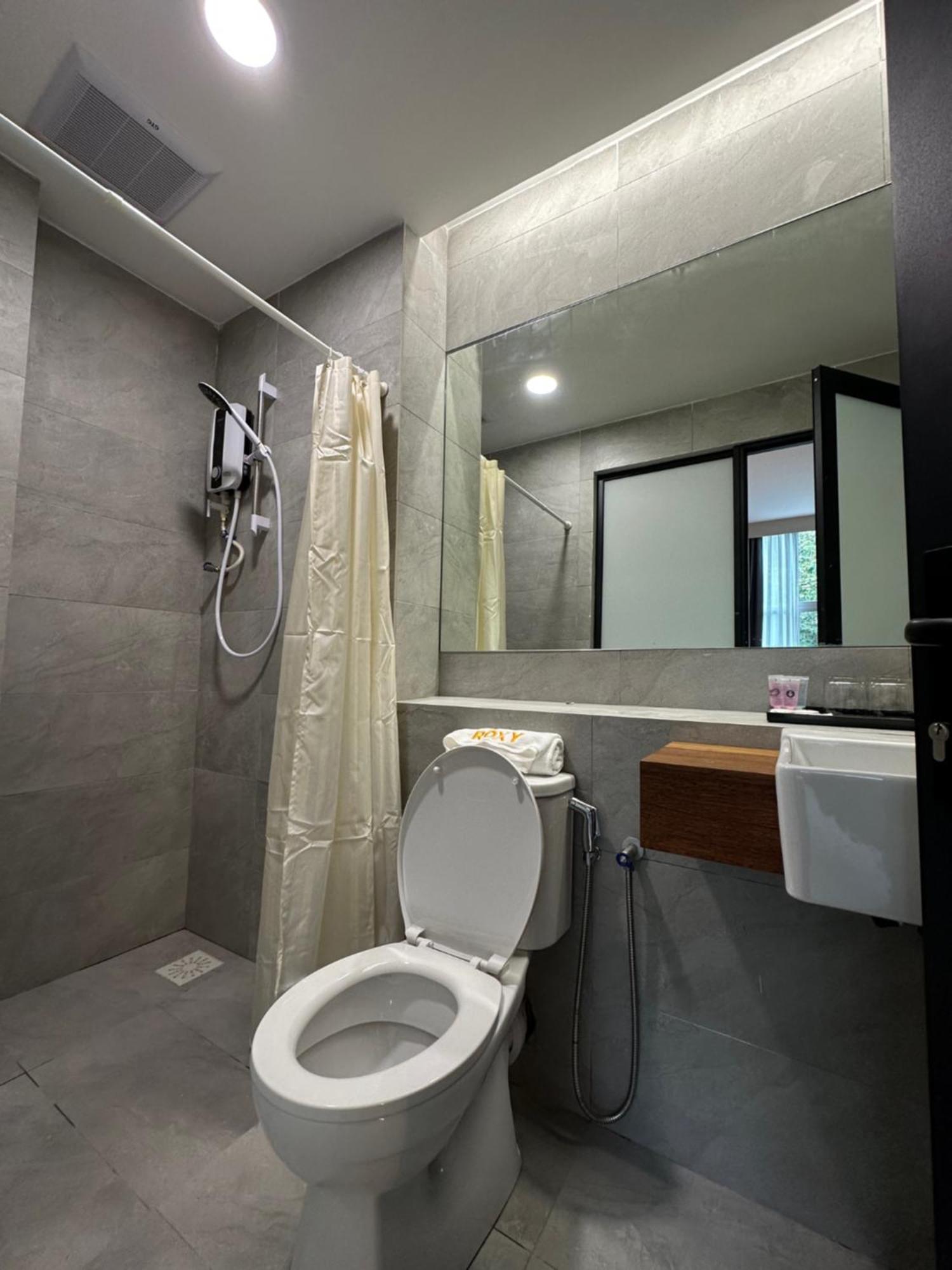 Roxy Hotel Aiman كوشنج المظهر الخارجي الصورة
